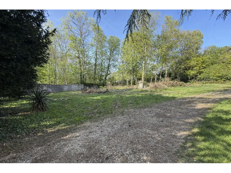 Terrain à bâtir à Soisy-sur-Seine