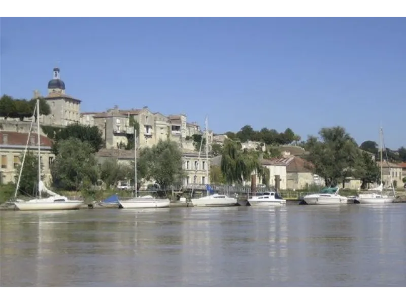 Terrain à bâtir à Bourg