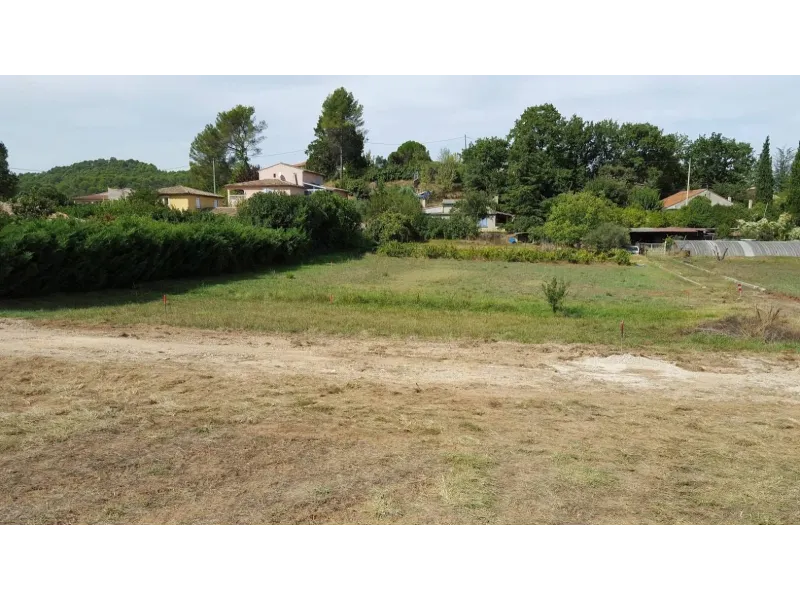 Terrain à bâtir à Saint-Vivien-de-Médoc