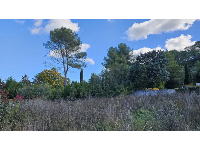 Terrain à bâtir à Venelles