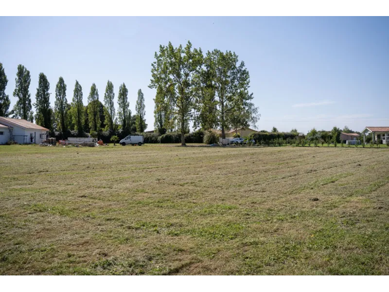 Terrain à bâtir à Latrille