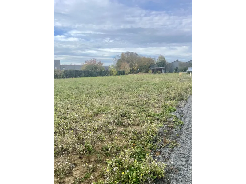 Terrain à bâtir à Faveraye-Mâchelles