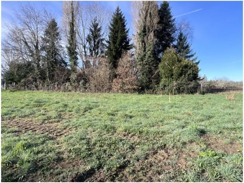 Terrain à bâtir à Agris