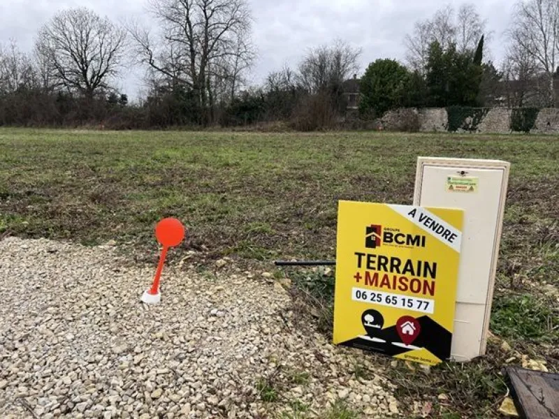 Terrain à bâtir à Aigre