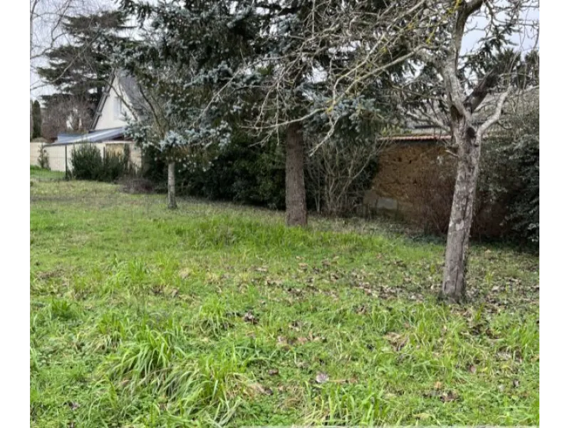 Terrain à bâtir à Luisant