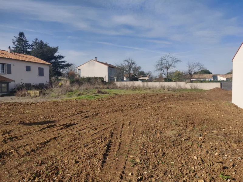 Terrain à bâtir à Chauray