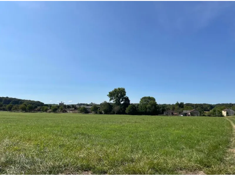 Terrain à bâtir à Négrondes