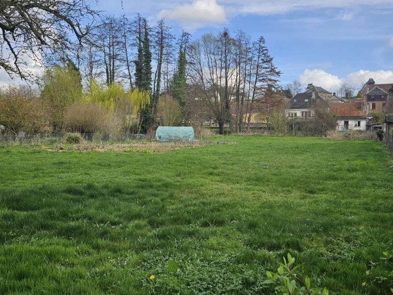 Terrain à bâtir à Vers-sur-Selles