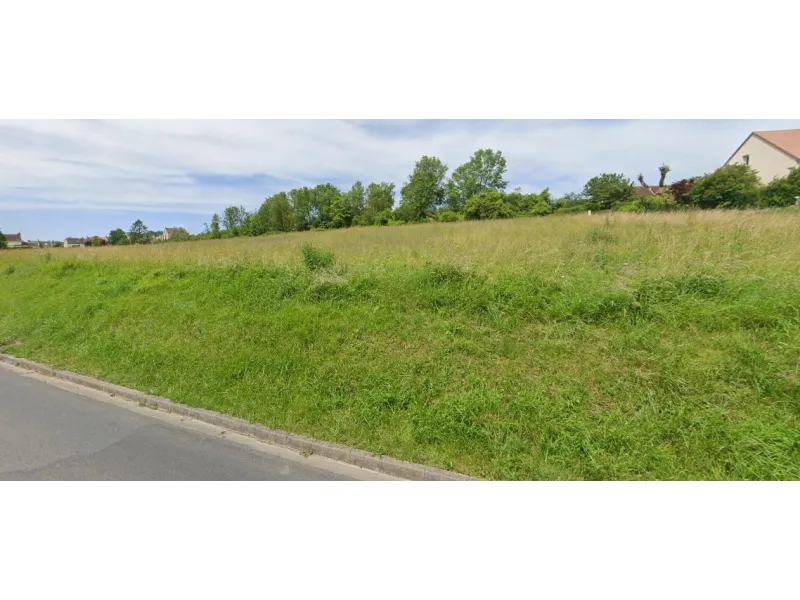 Terrain à bâtir à Faverolles-et-Coëmy