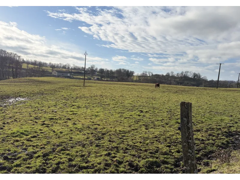 Terrain à bâtir à Jussac