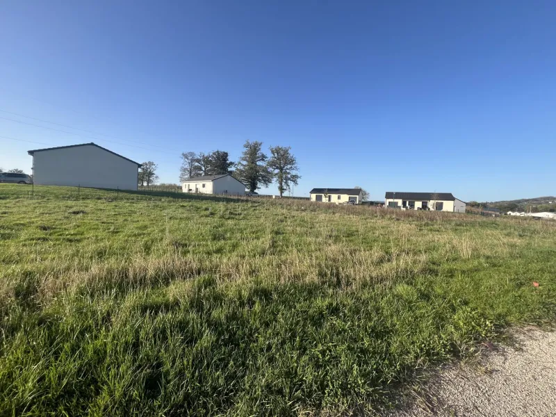 Terrain à bâtir à Naucelles