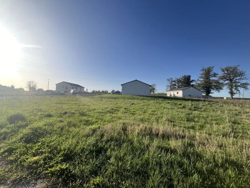 Terrain à bâtir à Naucelles