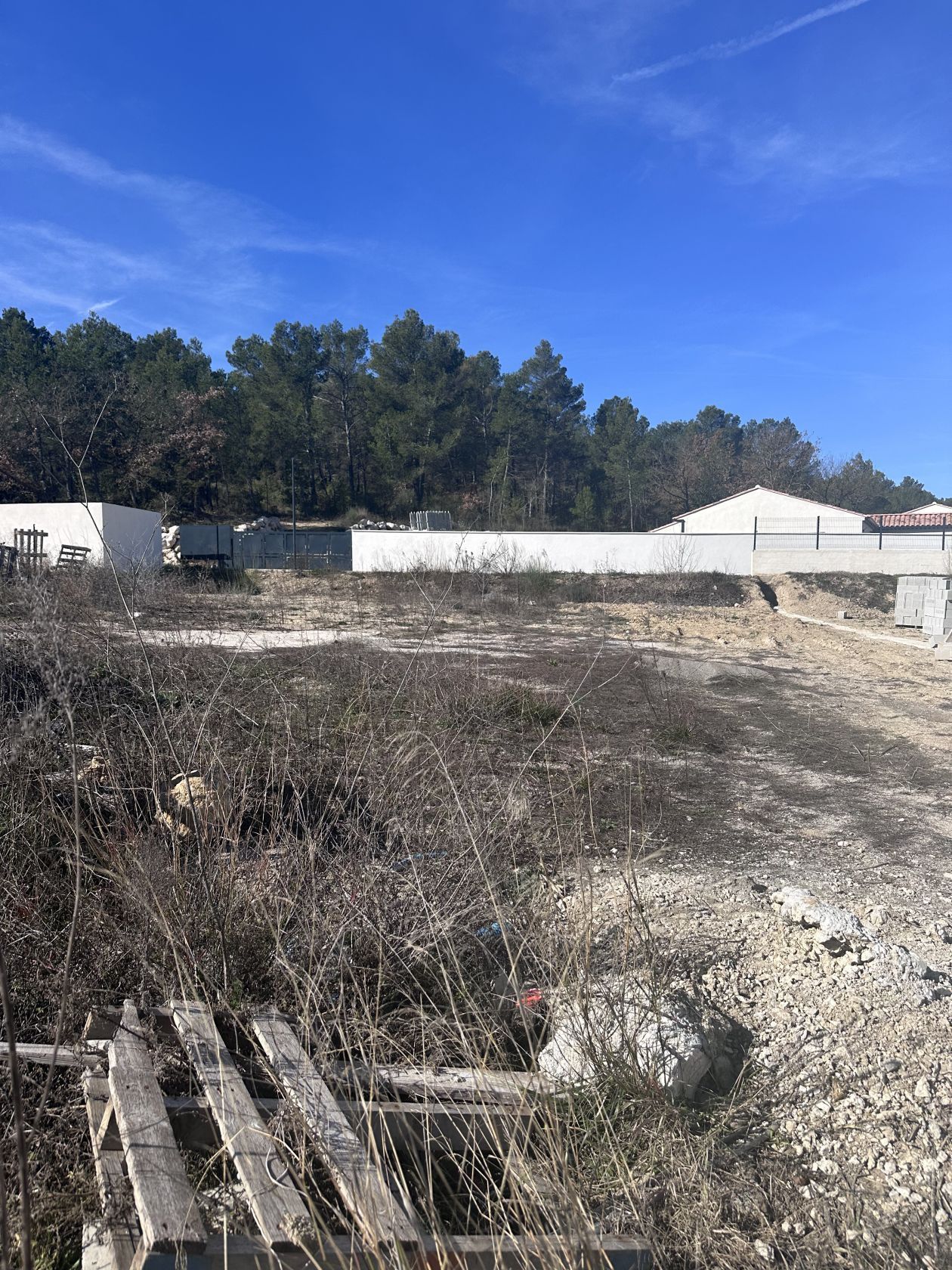 Terrain à bâtir 558 m² au Puy-Sainte-Réparade (13610)
