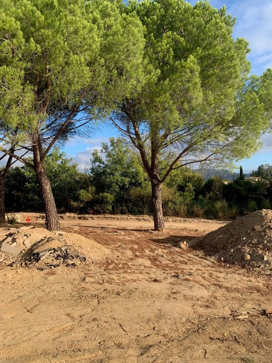 Terrain à bâtir 403 m² à Roquebrune-sur-Argens (83520)