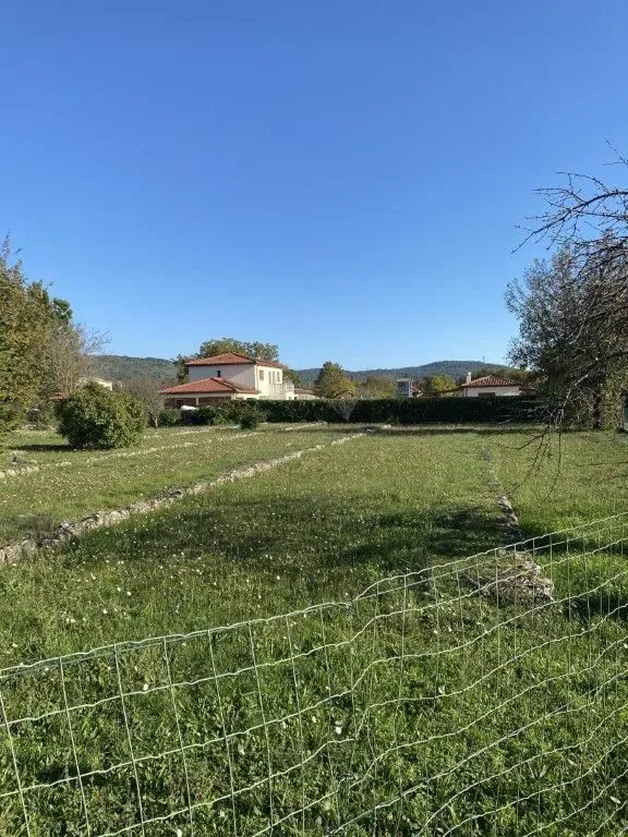 Terrain à bâtir 1000 m² à Saint-Cezaire-sur-Siagne (06780)