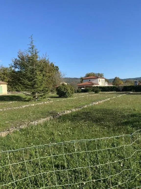 Terrain à bâtir 1000 m² à Saint-Cezaire-sur-Siagne (06780)
