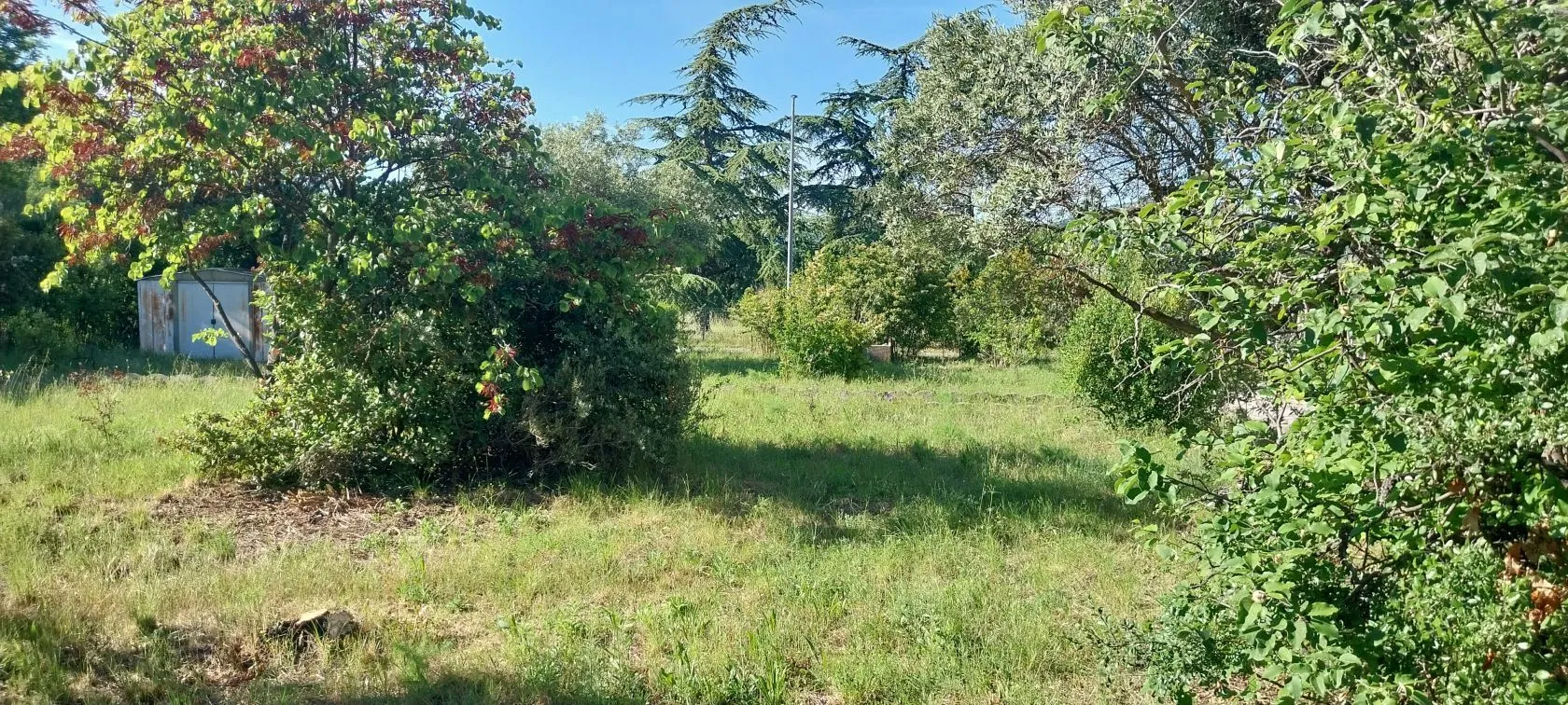 Terrain à bâtir 879 m² à Chateau-Arnoux-Saint-Auban (04160)