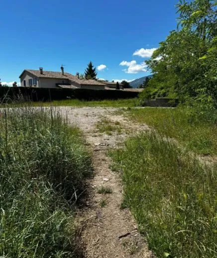 Terrain à bâtir à Laragne-Monteglin