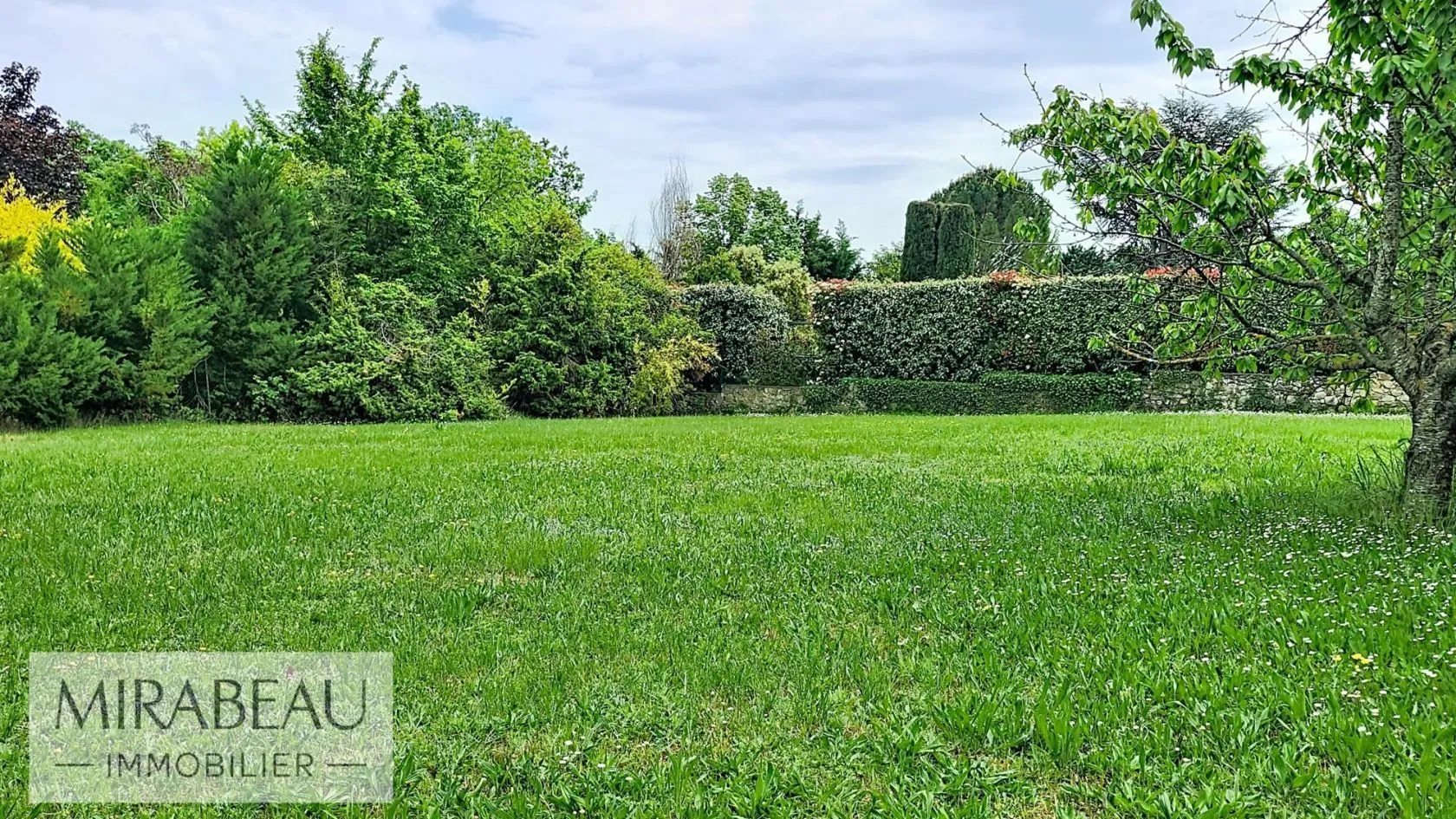 Terrain à bâtir 725 m² à Mirabeau (84120)