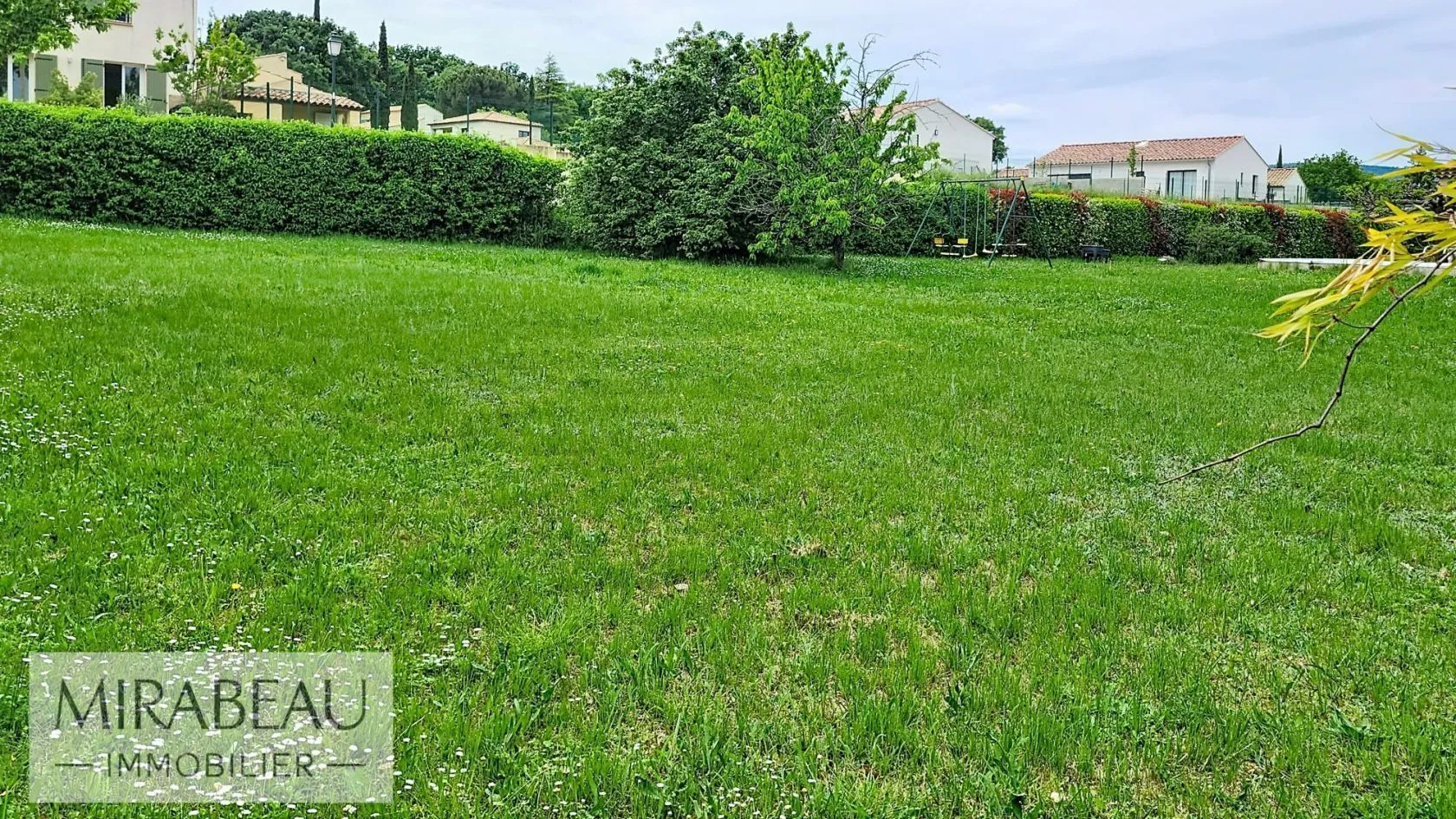 Terrain à bâtir 725 m² à Mirabeau (84120)