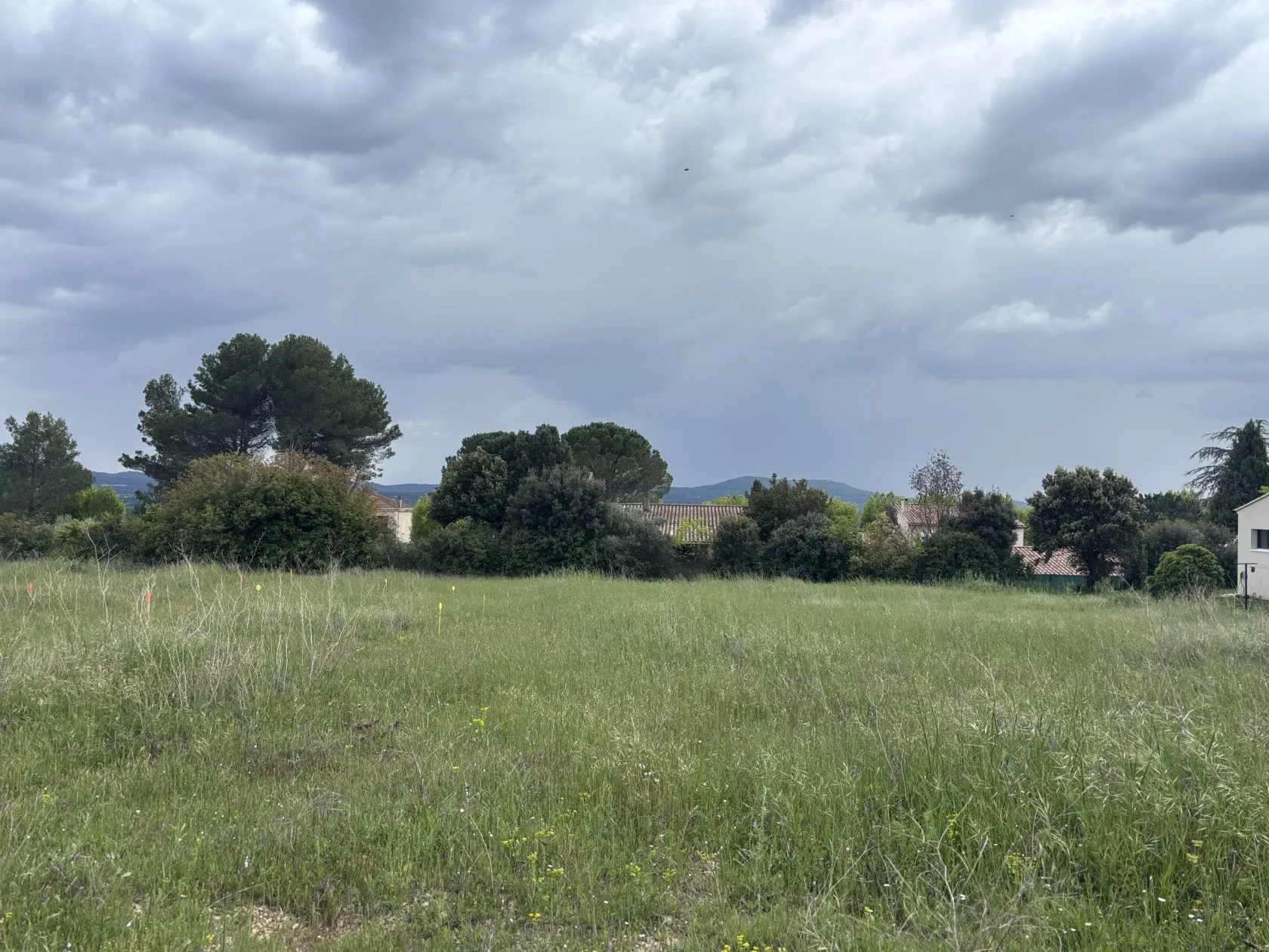 Terrain à bâtir 678 m² à Mérindol (84360)