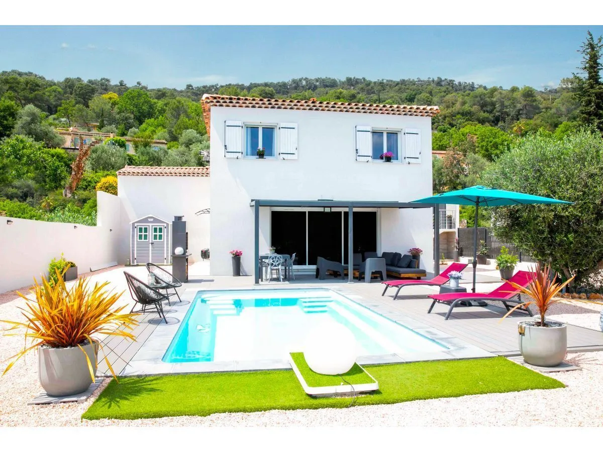 Maison neuve 120 m² à Saint-Saturnin-lès-Avignon (84450)