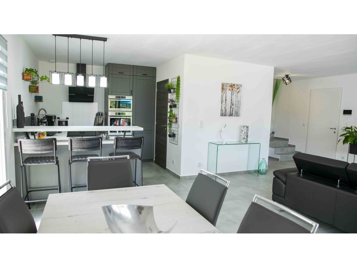 Maison neuve 120 m² à Saint-Saturnin-lès-Avignon (84450)