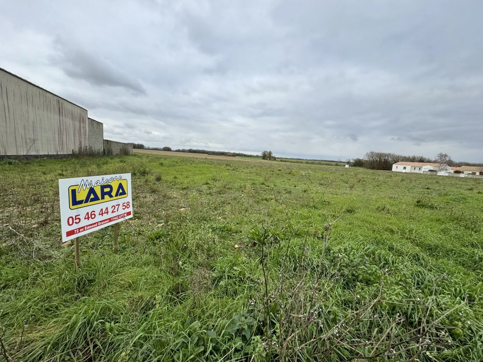 Terrain à bâtir 340 m² à Forges (17290)