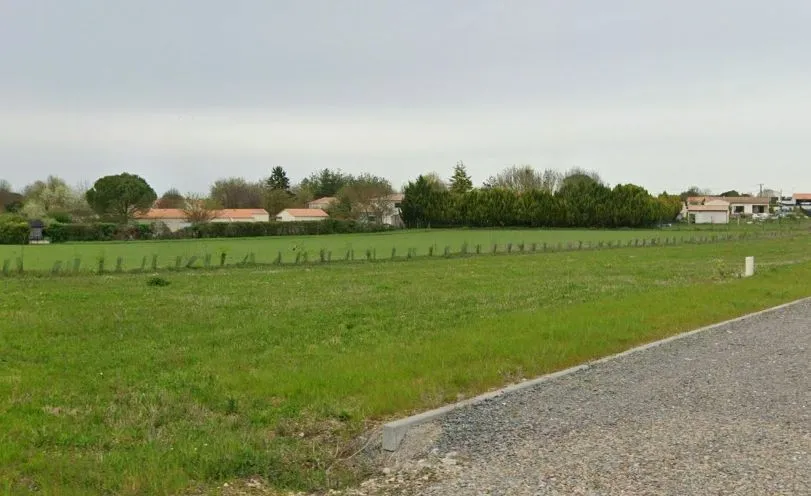 Terrain à bâtir 710 m² à La Rochénard (79270)