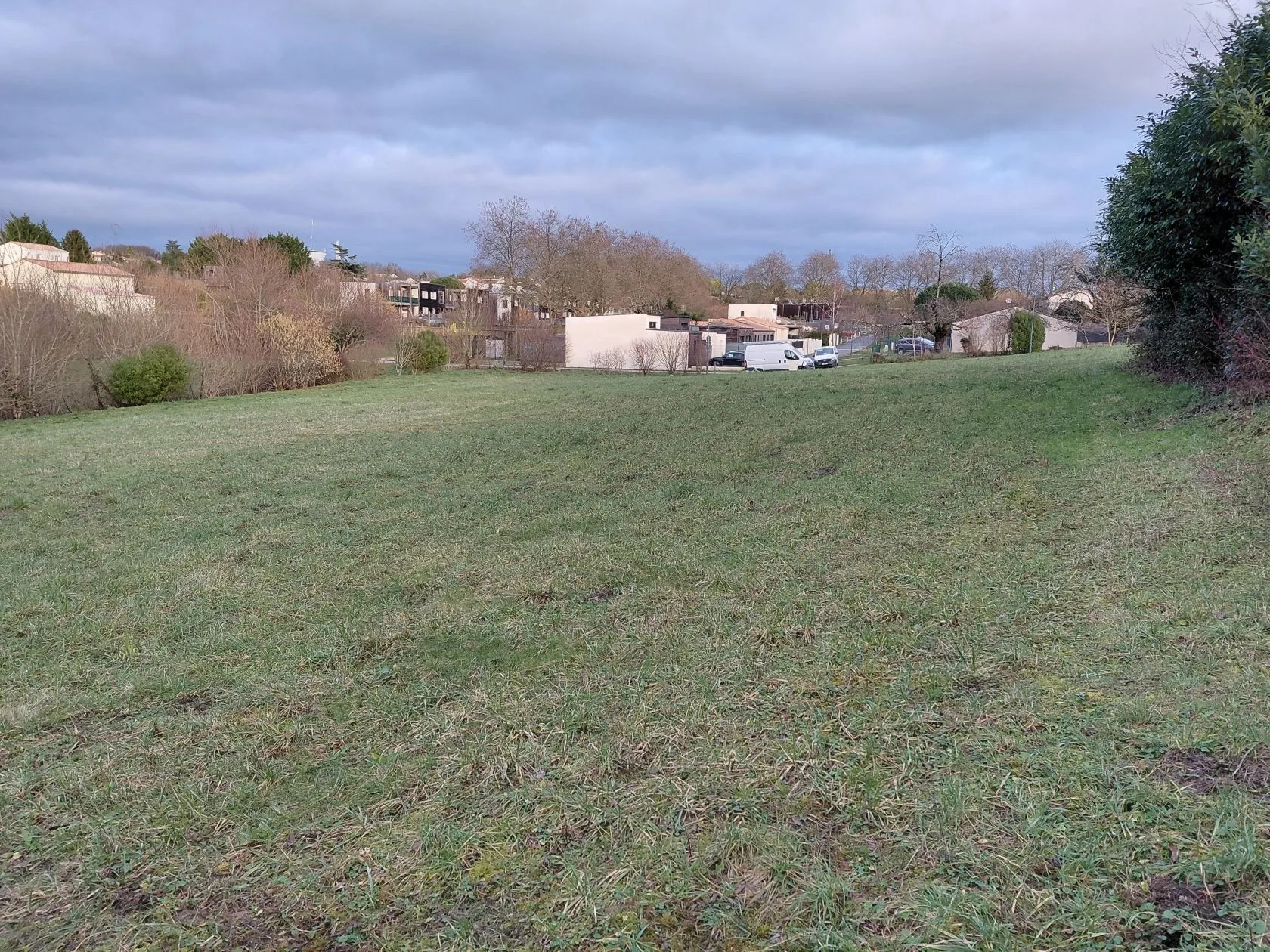 Terrain à bâtir 928 m² à Saintes (17100)