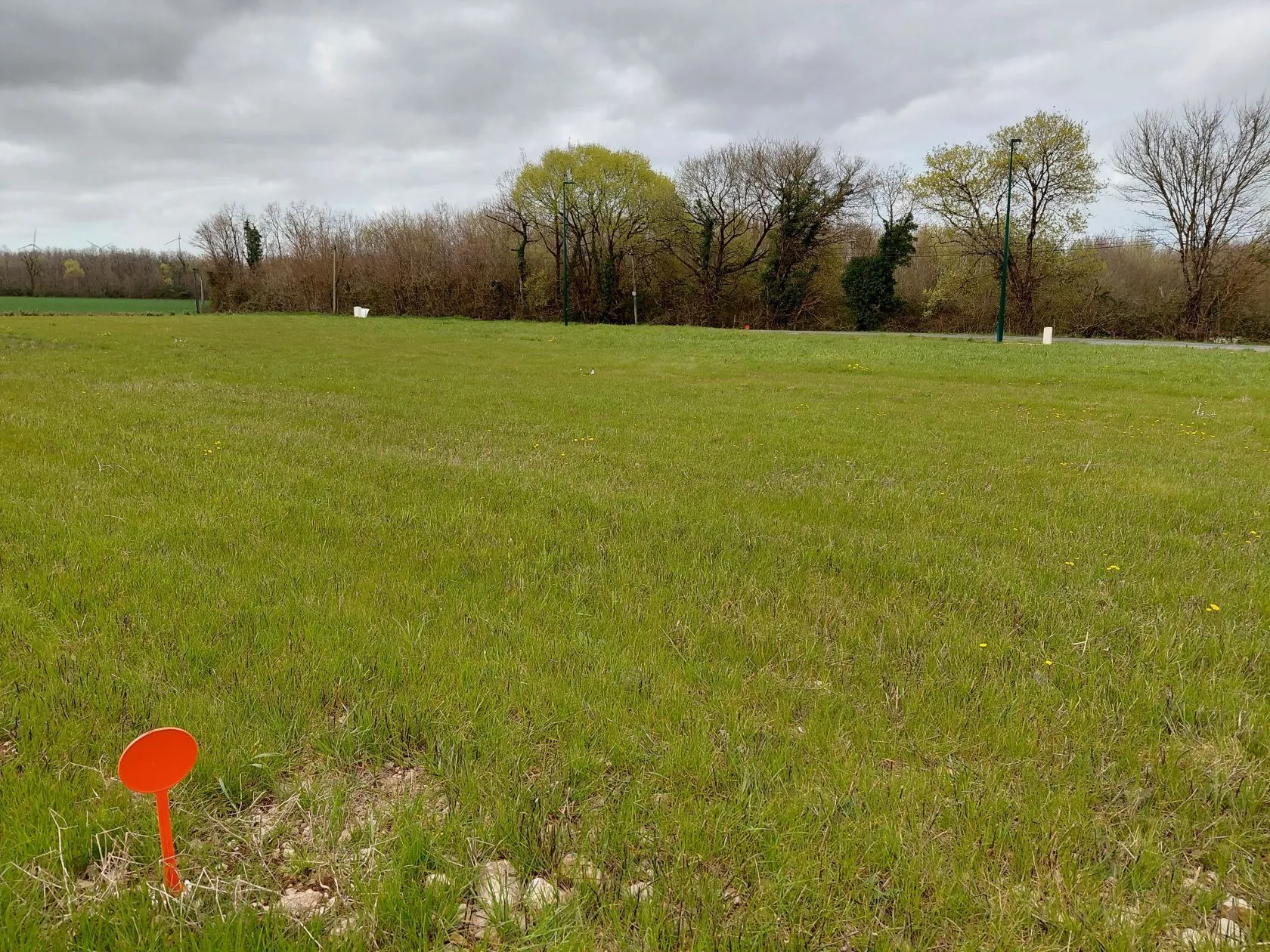 Terrain à bâtir 675 m² à Bignay (17400)