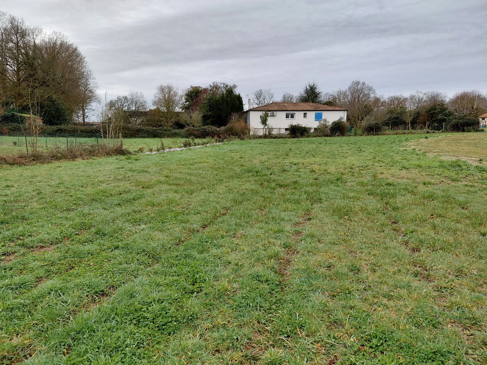 Terrain à bâtir 567 m² à Saint-Georges-des-Coteaux (17810)