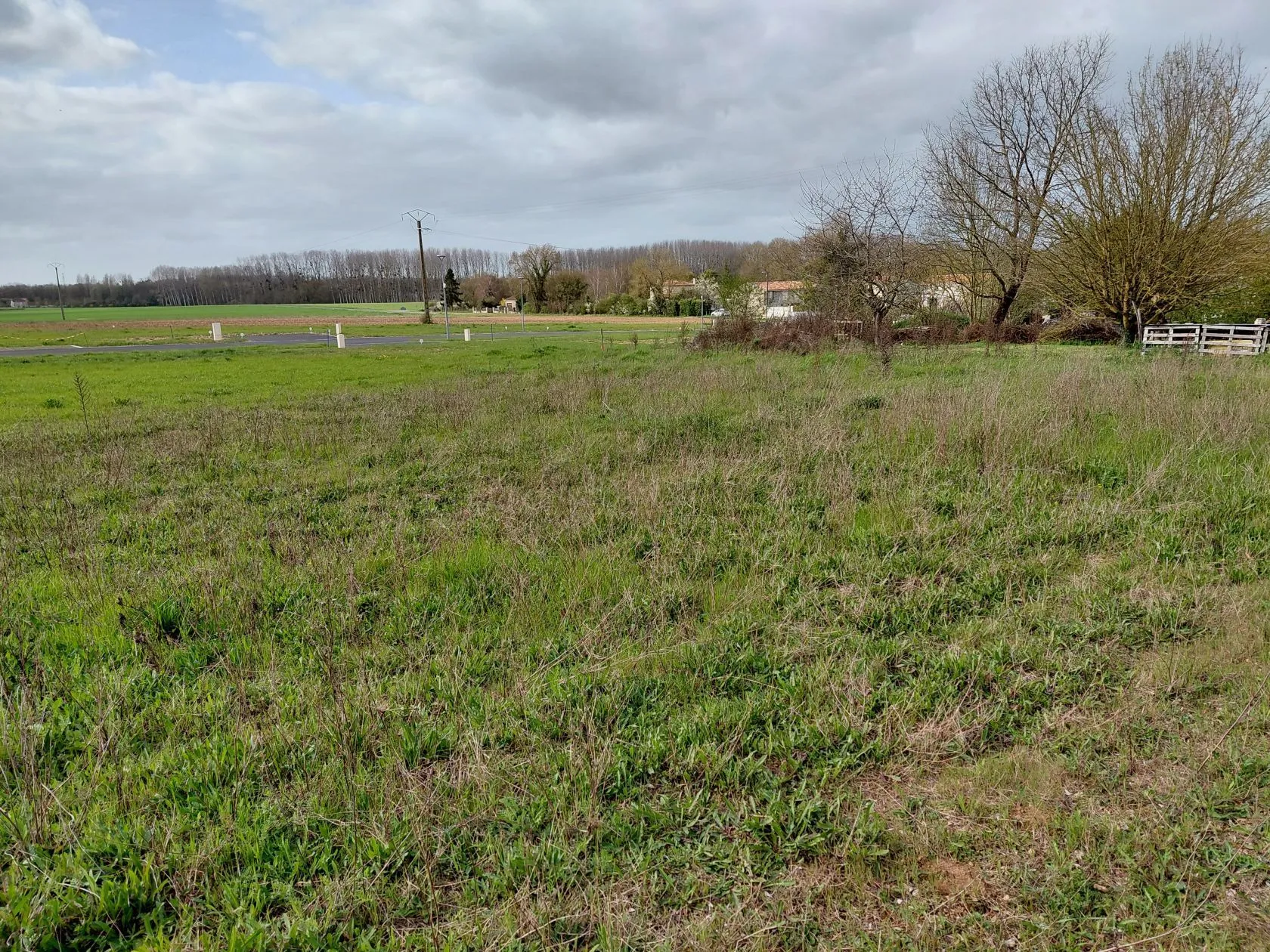 Terrain à bâtir 900 m² à Vervant (17400)