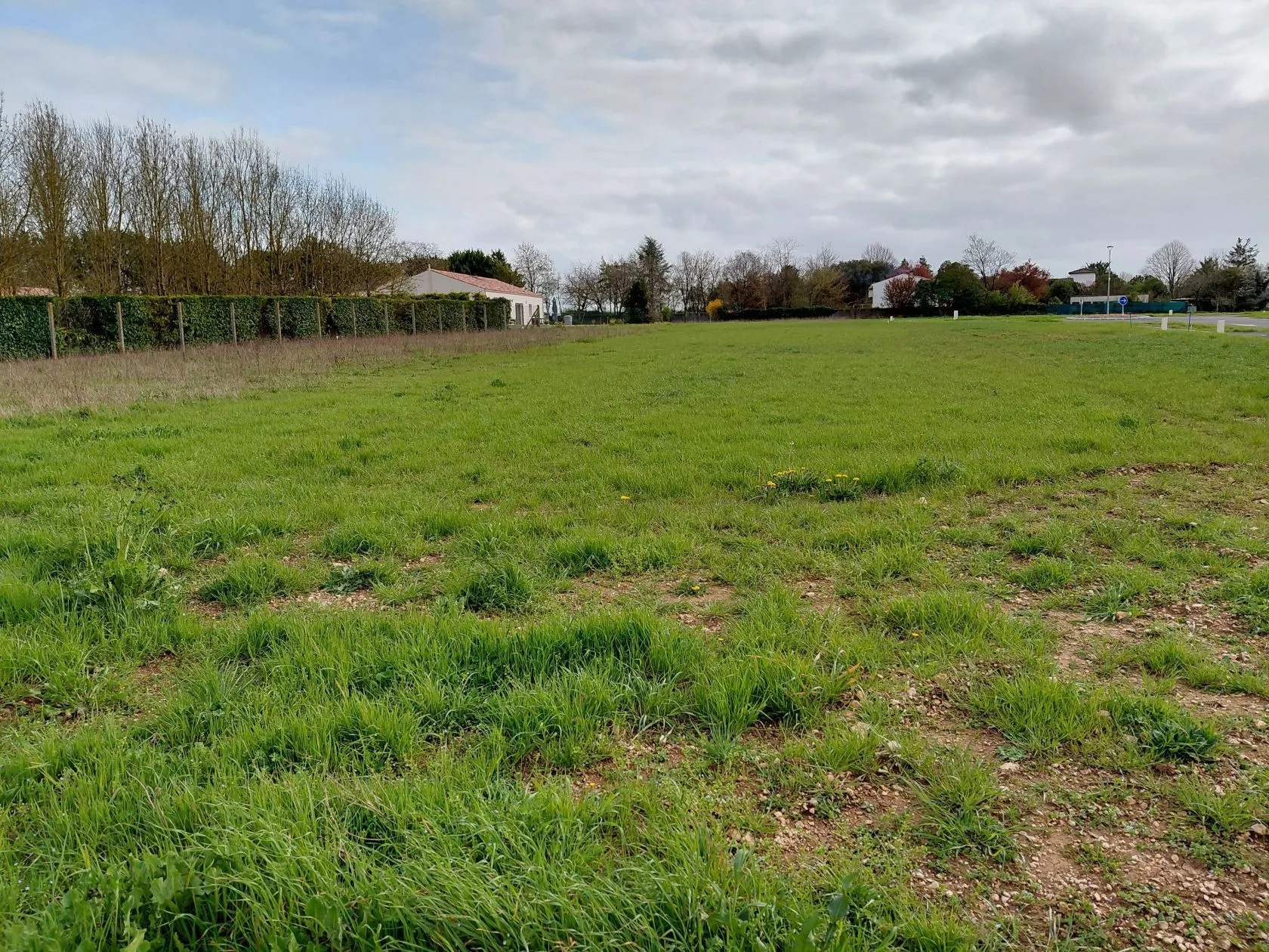 Terrain à bâtir 900 m² à Vervant (17400)