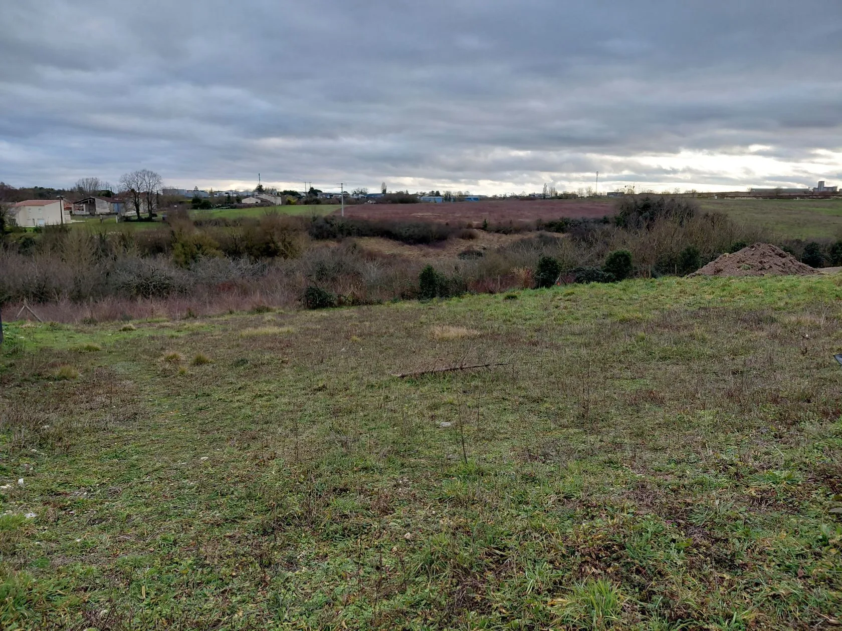 Terrain à bâtir 435 m² à Saintes (17100)
