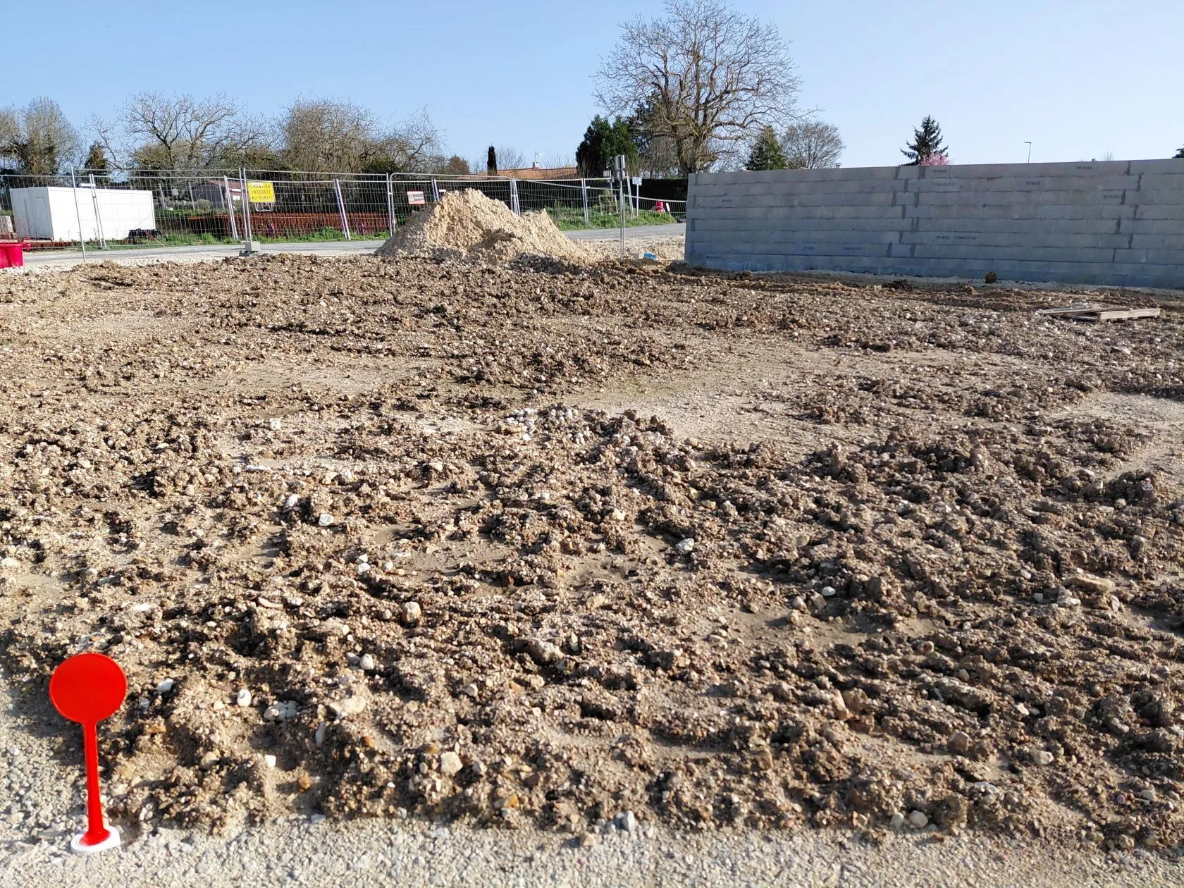 Terrain à bâtir 367 m² à Saintes (17100)