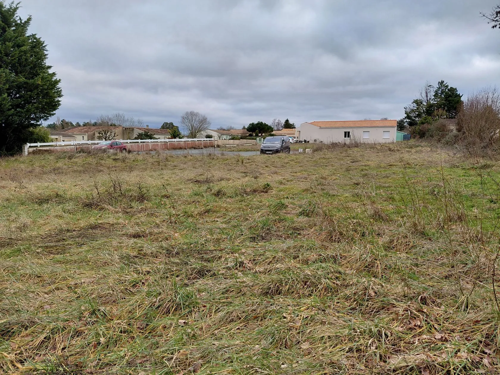 Terrain à bâtir 837 m² à Saintes (17100)