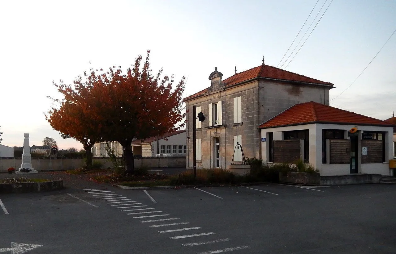 Terrain à bâtir 762 m² à Saint-Sever-de-Saintonge (17800)