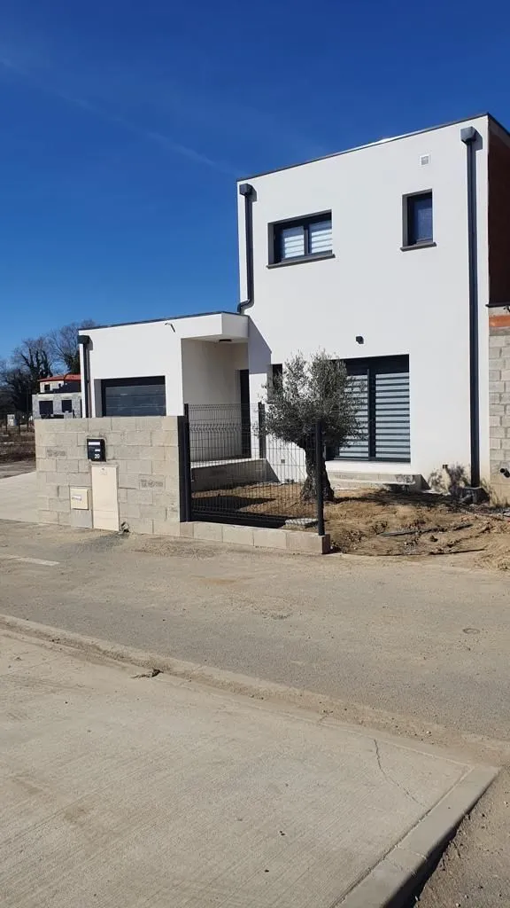 Maison neuve à Taillet