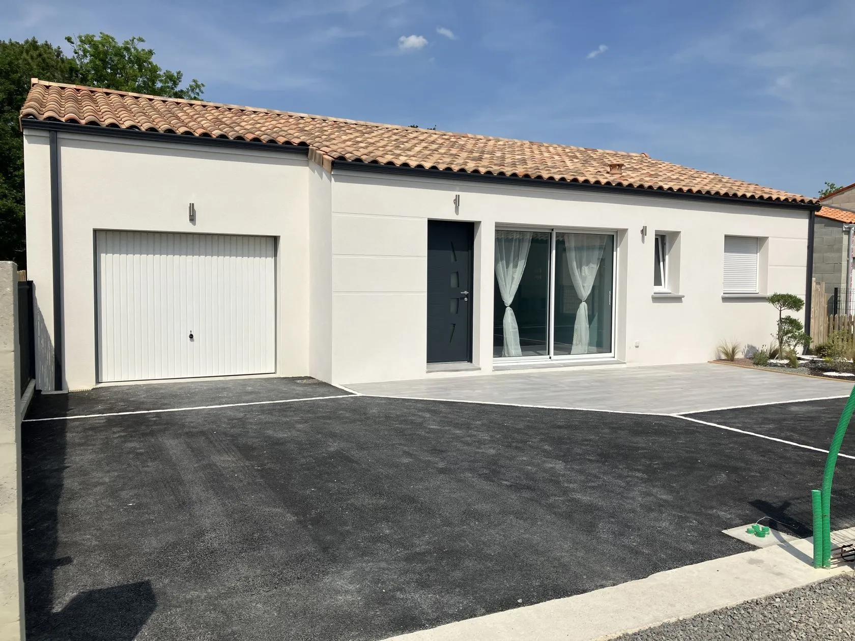 Maison neuve 80 m² à Saint-Romain-de-Benet (17600)