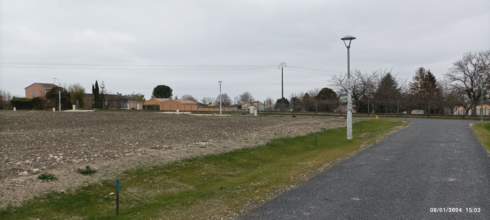 Terrain à bâtir 711 m² à Barret (16300)