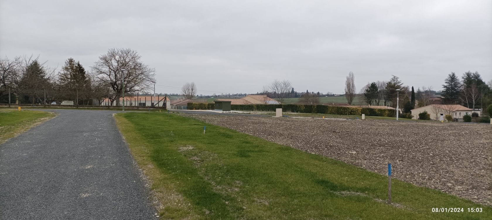 Terrain à bâtir 711 m² à Barret (16300)