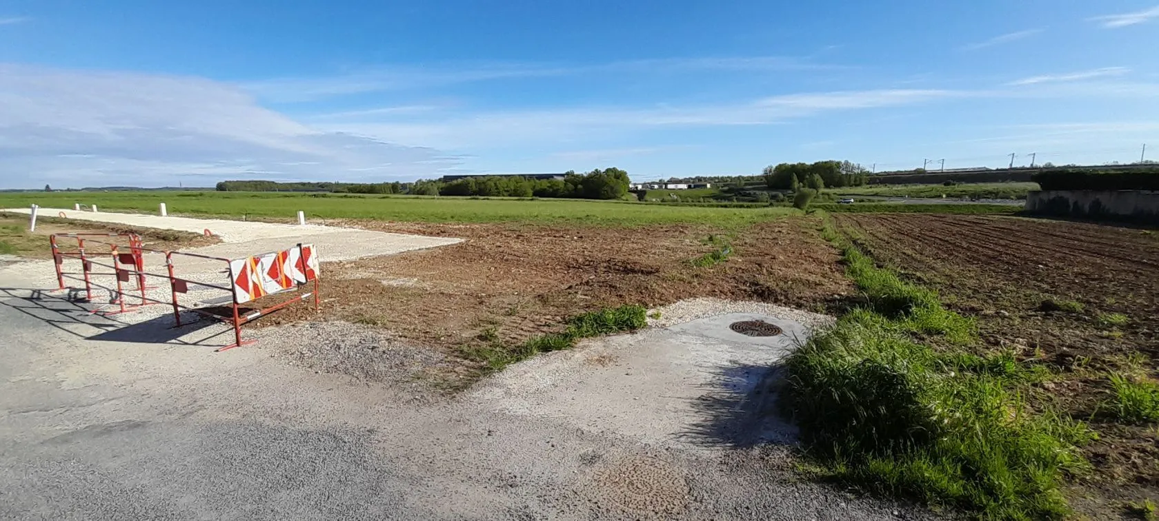 Terrain à bâtir 828 m² à Roullet-Saint-Estèphe (16440)