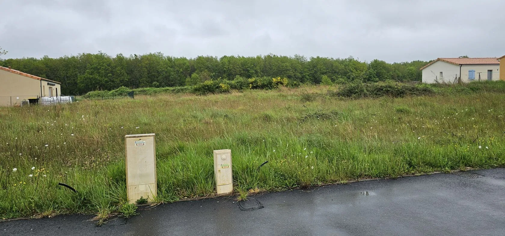 Terrain à bâtir 720 m² à Chazelles (16380)