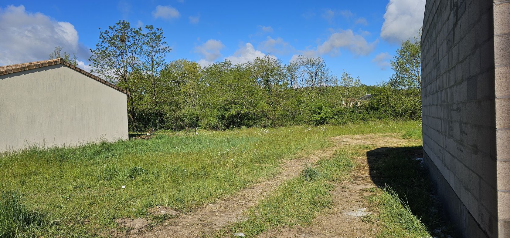 Terrain à bâtir 350 m² à Nersac (16440)