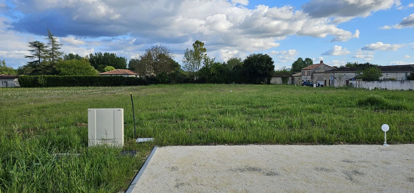 Terrain à bâtir 653 m² à Trois-Palis (16730)