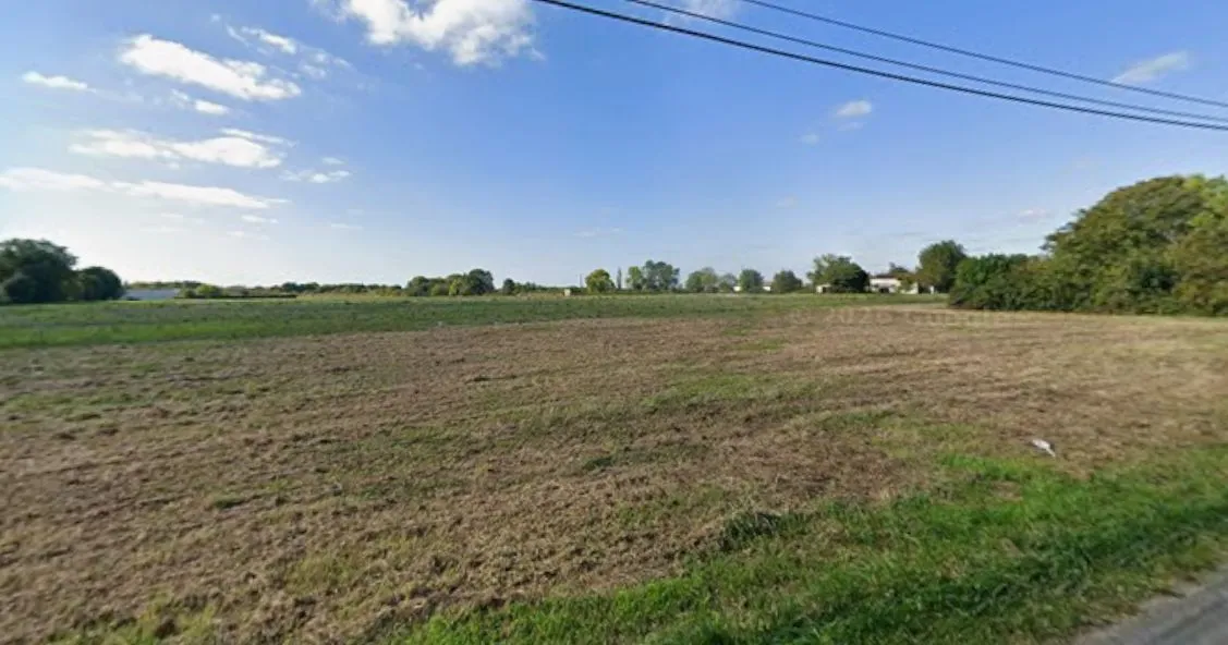 Terrain à bâtir 644 m² à Saint-Romain-de-Benet (17600)