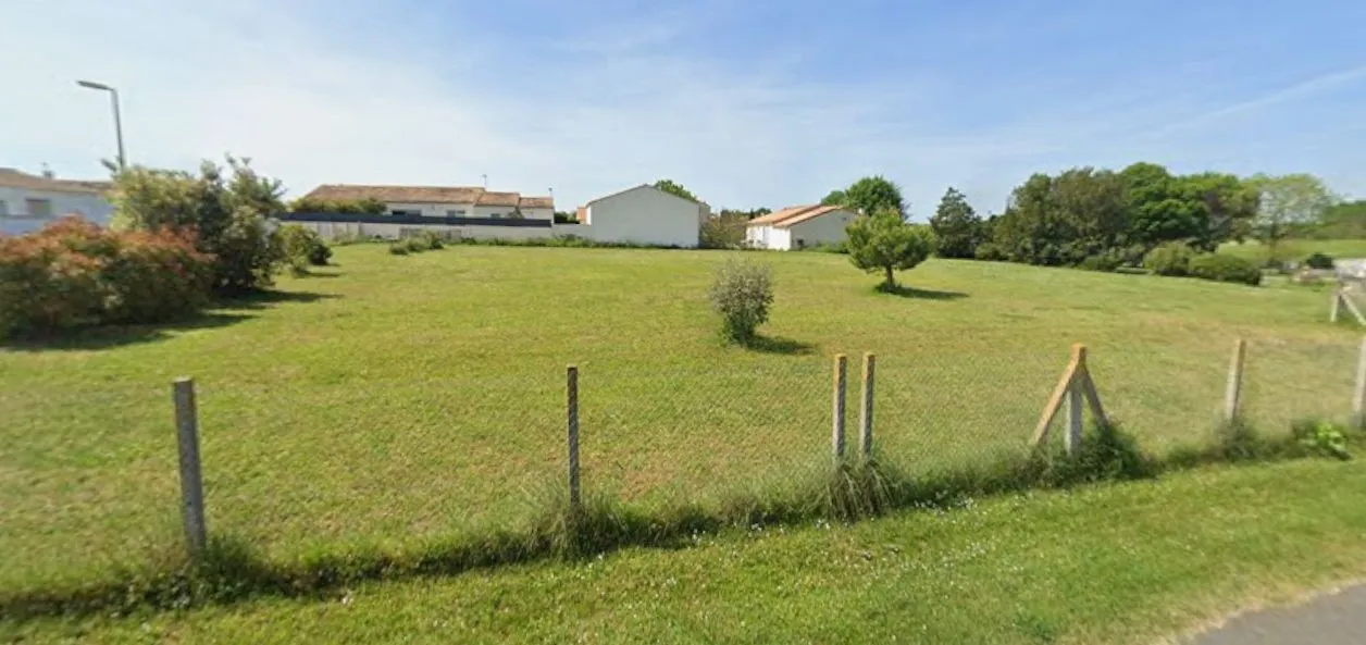 Terrain à bâtir 697 m² à Saint-Romain-de-Benet (17600)