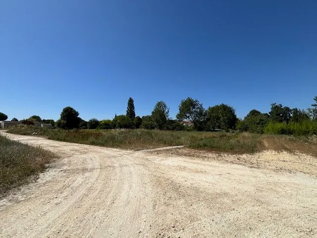 Terrain à bâtir 533 m² à Gémozac (17260)