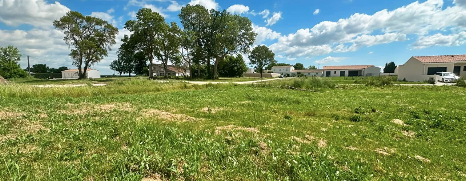 Terrain à bâtir 533 m² à Gémozac (17260)